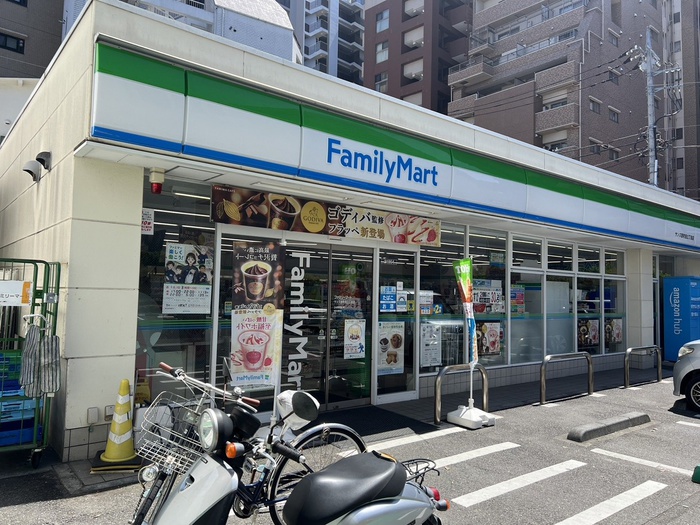 コンビニ　ファミリーマート　サンズ原町田三丁目店（コンビニ）まで156m