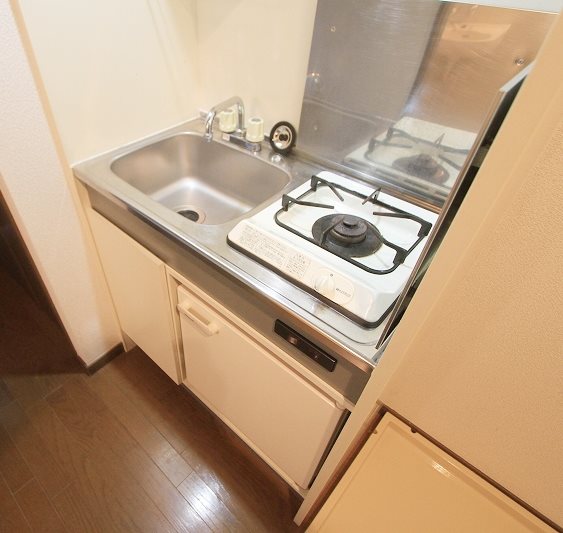 キッチン　＊画像は別部屋の為イメージ、現状優先致します