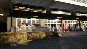 コンビニ　デイリーヤマザキ ブリリアマーレ有明店（コンビニ）まで371m