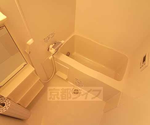 バス・シャワールーム　追い炊き＆浴室乾燥機付きのお風呂です。