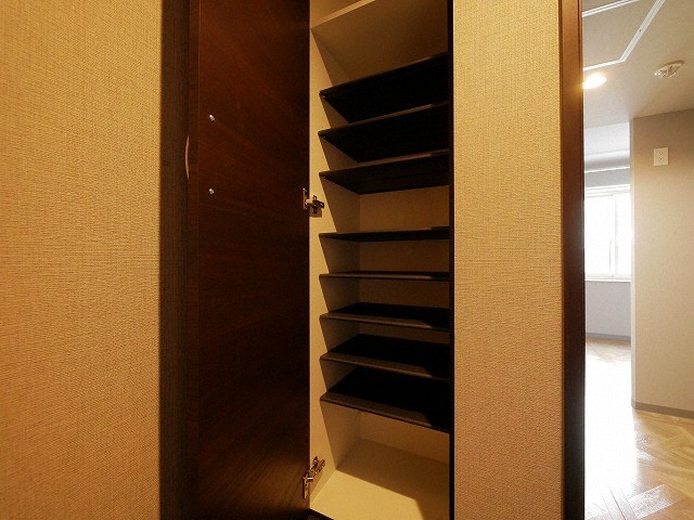 収納　大容量のシューズボックスが付いています♪