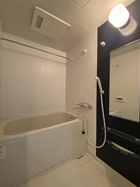 バス・シャワールーム　※別部屋の参考写真です。