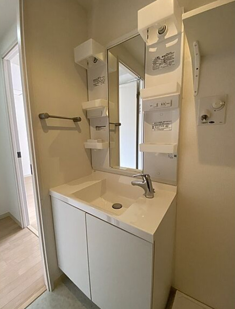洗面設備　※別部屋の参考写真です。