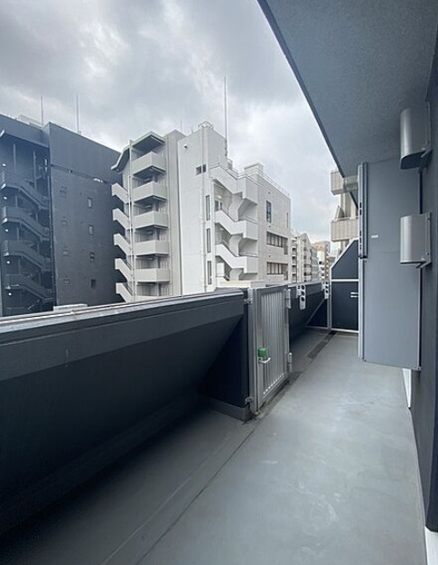 バルコニー　※別部屋の参考写真です。