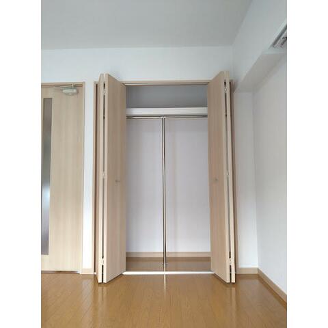 収納　ハンガーラック付きで楽々収納♪