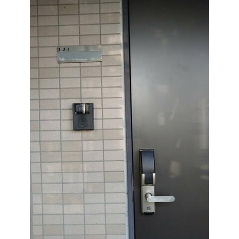 セキュリティ　モニタ付きインターホンで安心♪ ※同施工別部屋