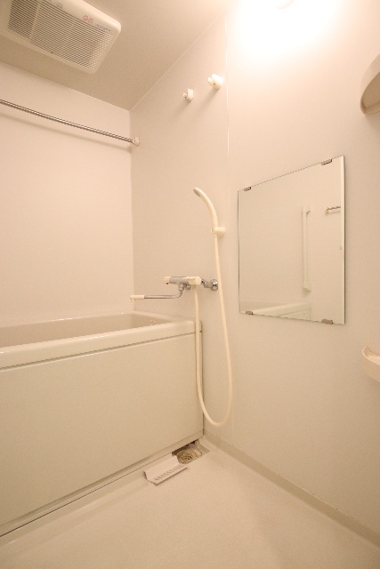 バス・シャワールーム　※別室の参考写真の為、現況優先です。