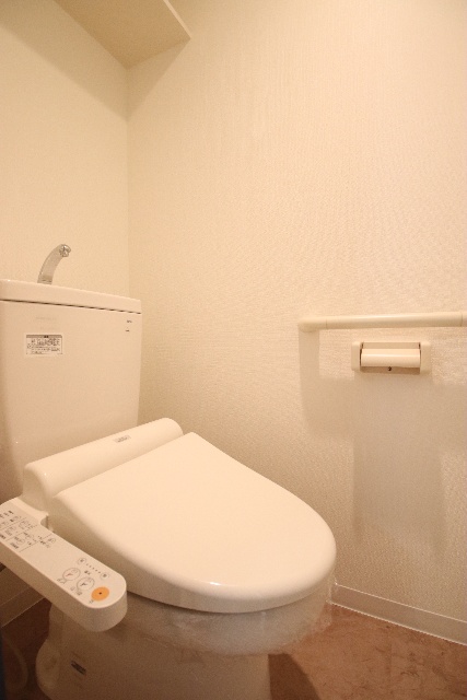 トイレ　※別室の参考写真の為、現況優先です。