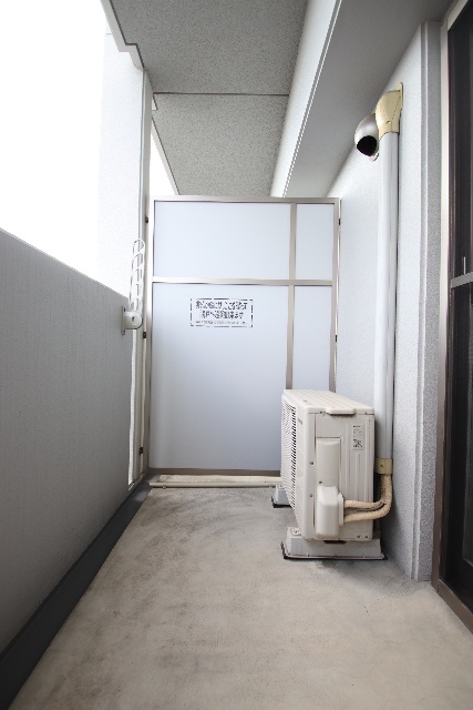 バルコニー　※別室の参考写真の為、現況優先です。