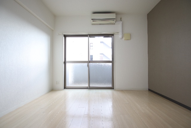 居室・リビング　※別室の参考写真の為、現況優先です。