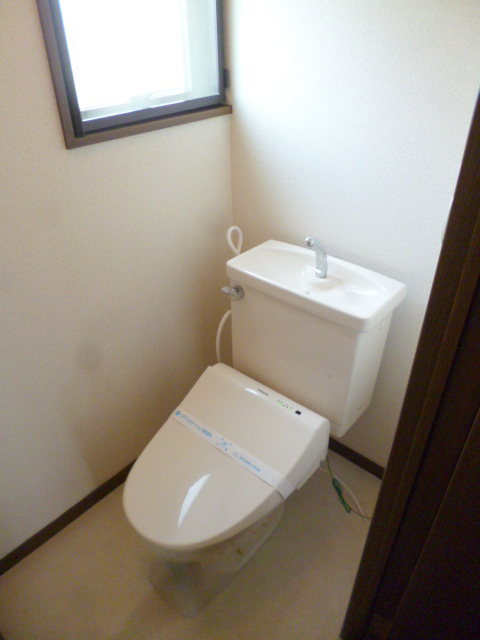 トイレ　温水洗浄便座