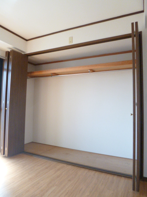 収納　6帖洋室のクローゼット