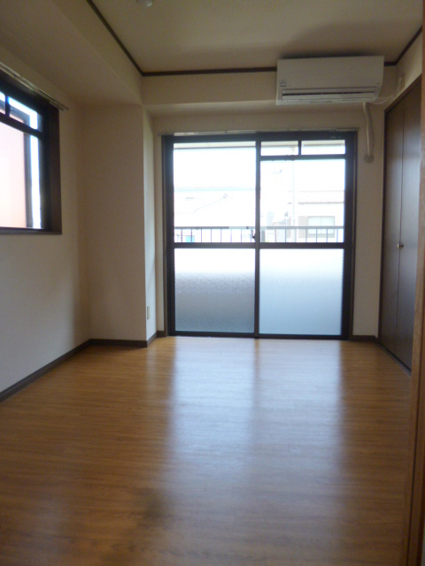 居室・リビング　角部屋2面採光