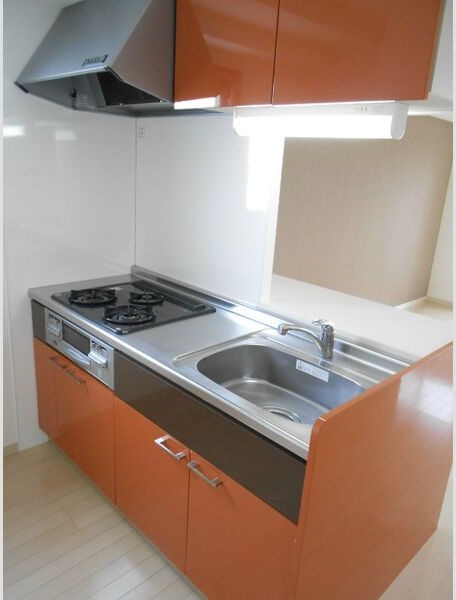 キッチン　※写真は同じマンションの違う部屋のものになります。