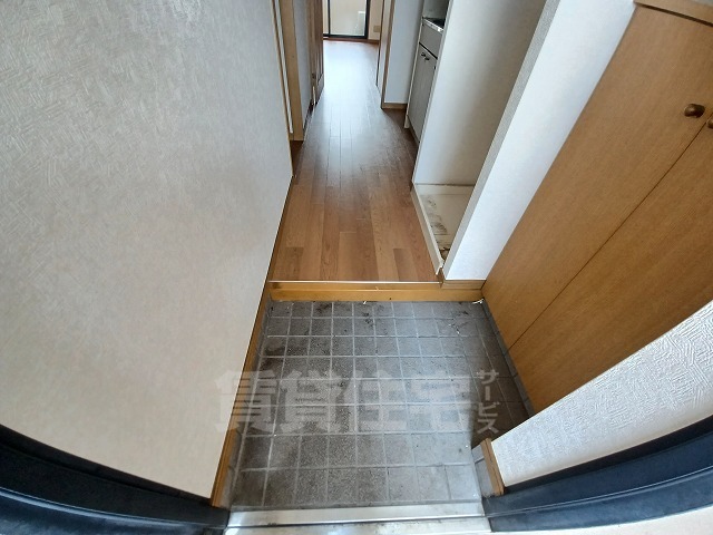 玄関　同建物　別部屋