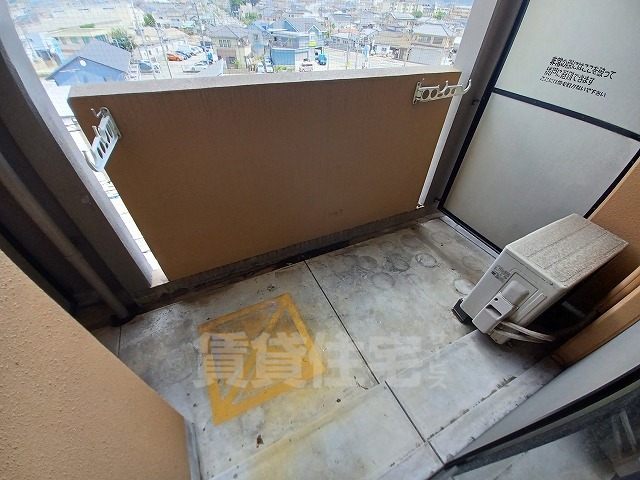 バルコニー　同建物　別部屋