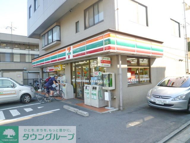 コンビニ　セブンイレブン世田谷北烏山8丁目店（コンビニ）まで110m