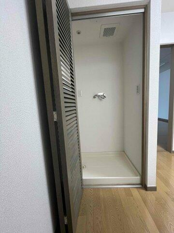 玄関　洗濯機置き場　※参考写真