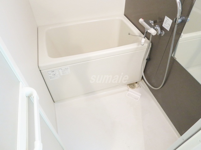 バス・シャワールーム　バス・トイレ別です！