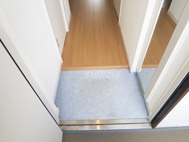 玄関　玄関前はコチラ！！