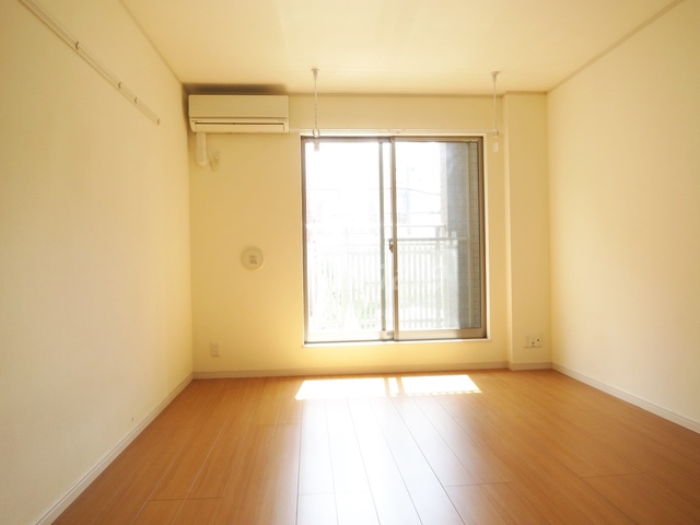 居室・リビング　開放感のあるお部屋です♪