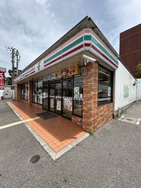 コンビニ　セブン－イレブン　三木青山３丁目店（コンビニ）まで205m