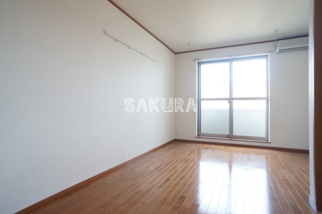 居室・リビング　開放感のあるゆったりとしたお部屋です♪