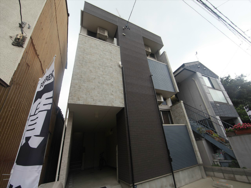 建物外観　外観　デザイナーズ　光インターネット題無料