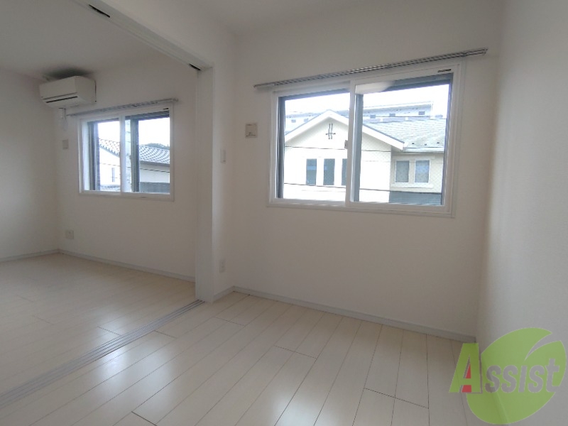 その他部屋・スペース　広めのお部屋なので、家具の配置を考えるのが楽しみですね