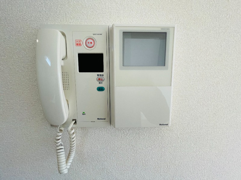 セキュリティ　モニター付きインターホン♪