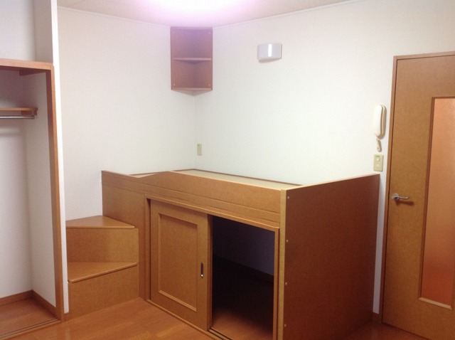 収納　収納付ベッド