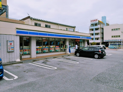 コンビニ　ローソン おもろまち駅前店（コンビニ）まで283m