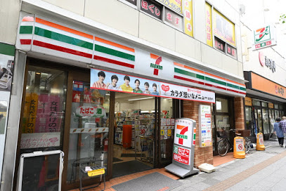 コンビニ　セブンイレブン 板橋本町駅前店（コンビニ）まで416m
