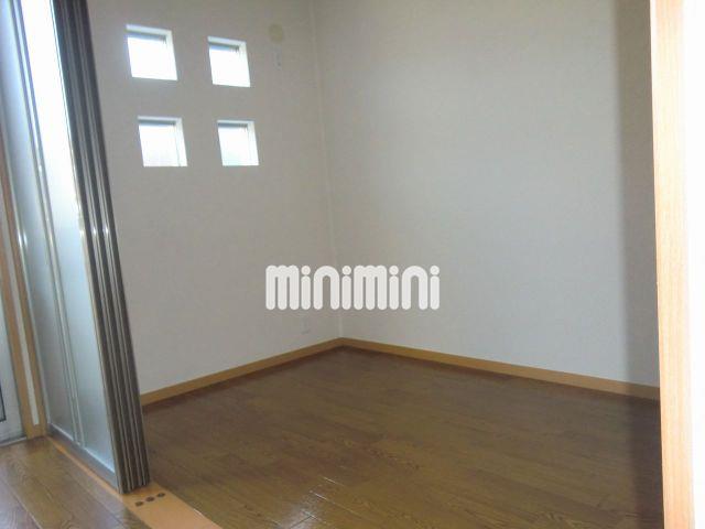 居室・リビング　寝室は個別で確保できます