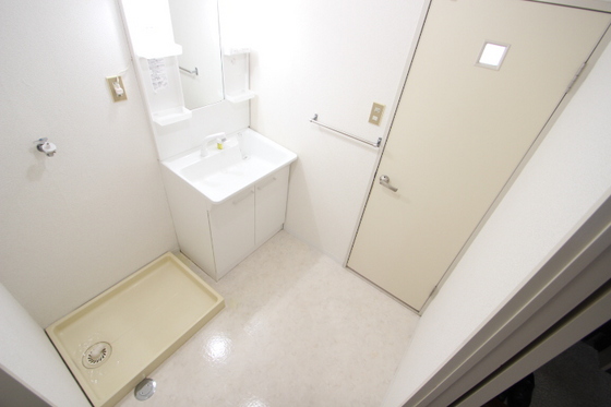 洗面設備　※別号室の写真です。