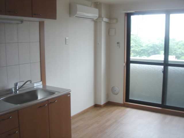 居室・リビング　キッチン