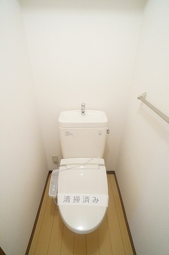 トイレ　暖房洗浄便座で清潔にご利用できます！