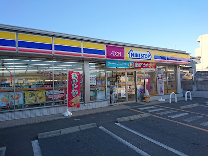 コンビニ　ミニストップ検見川２丁目店（コンビニ）まで300m