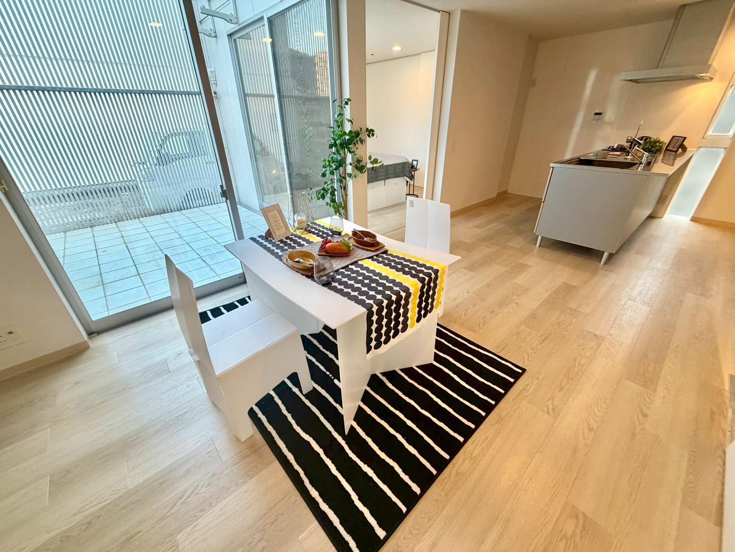 居室・リビング　写真はD号室