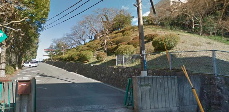 中学校　長崎市立滑石中学校（中学校）まで700m