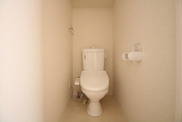 トイレ　※別室の参考写真の為、現況優先です。