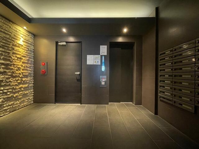 エントランス　エレベーターホール