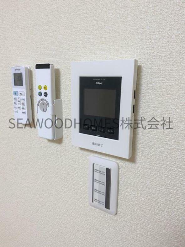 その他設備　モニター付きインターフォンで、来訪者を確認できて安心。