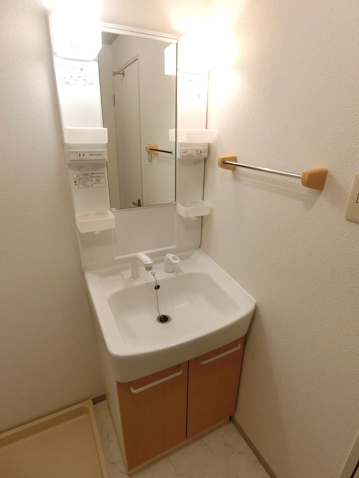 洗面設備　洗髪洗面化粧台で忙しい朝にも寝癖の付いた頭にも優しい☆お化粧