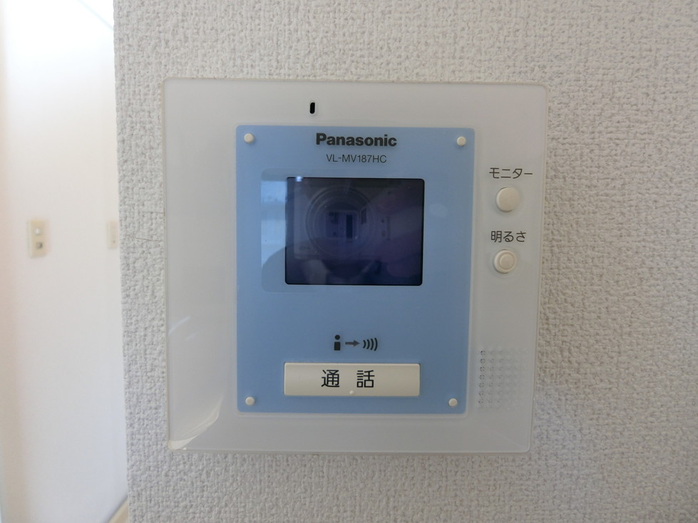 セキュリティ　防犯対策に有効なカメラ付きインターホン！事前に来訪者の確認が