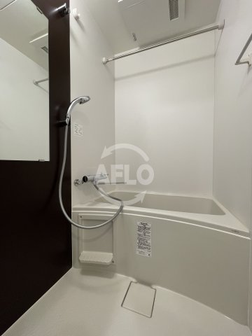 バス・シャワールーム　フォーリアライズ難波シエロ　浴室