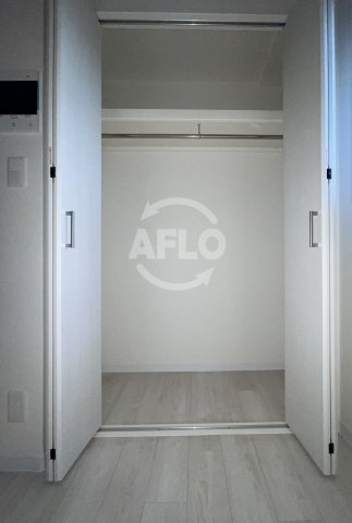 収納　フォーリアライズ難波シエロ　クローゼット