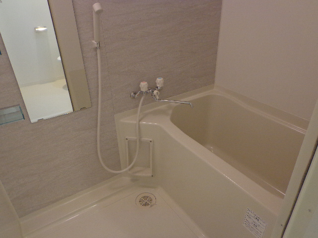 バス・シャワールーム　バスルーム