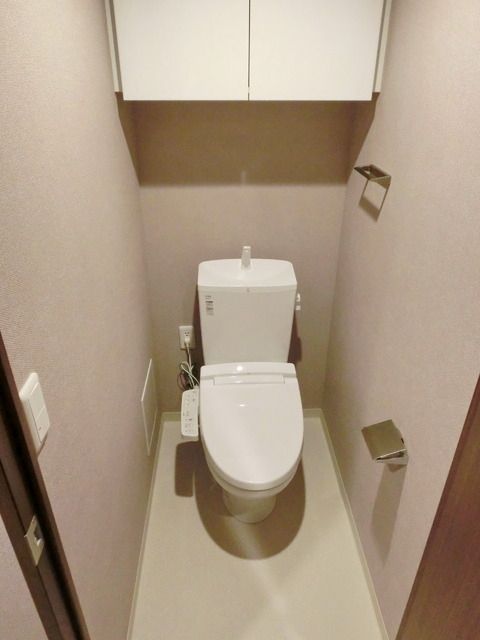 トイレ　★棚が有ります・ウォシュレット★