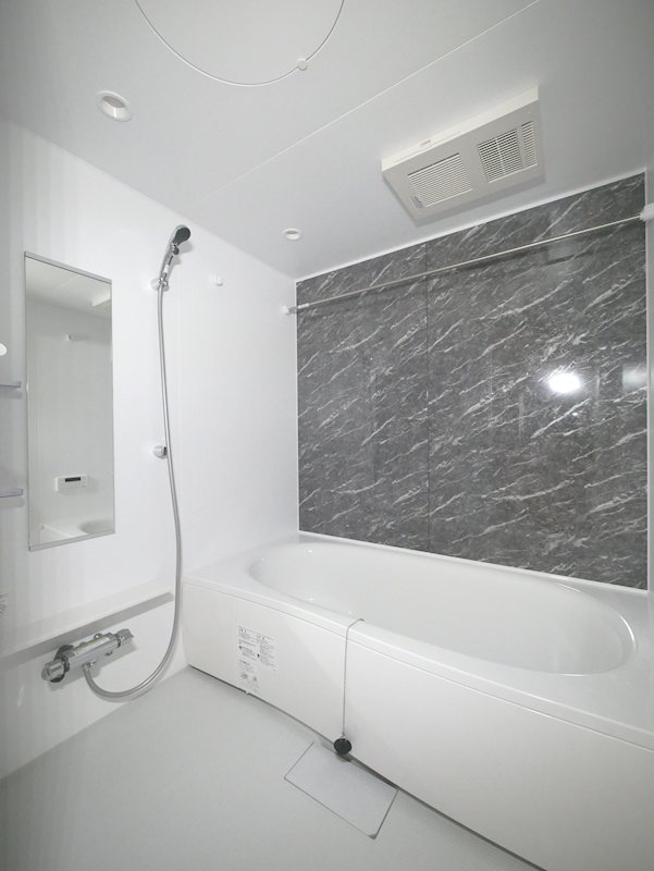 バス・シャワールーム　シャワー・追い焚き給湯